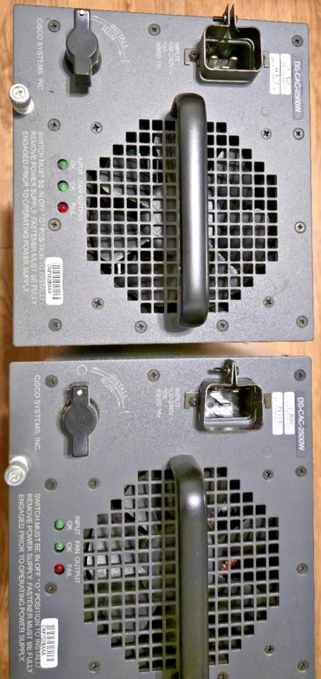 Fuente de alimentación Cisco Systems DS-CAC-2500W Foto 2 de 4