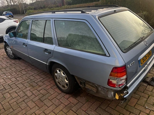 Mercedes ESTATE W124 E200 1993 - Picture 11 of 11