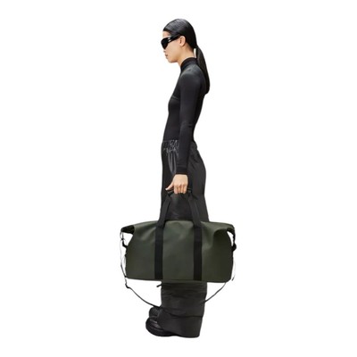 RAINS Trail Gym Duffel Bag W3 GREEN 19'' X 10 X 8.5'' Boat Bag Travel NWT $125