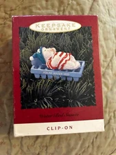 NEW HALLMARK CHRISTMAS KEEPSAKE ORNAMENT 1993 WATER BED SNOOZE Polar Bear 