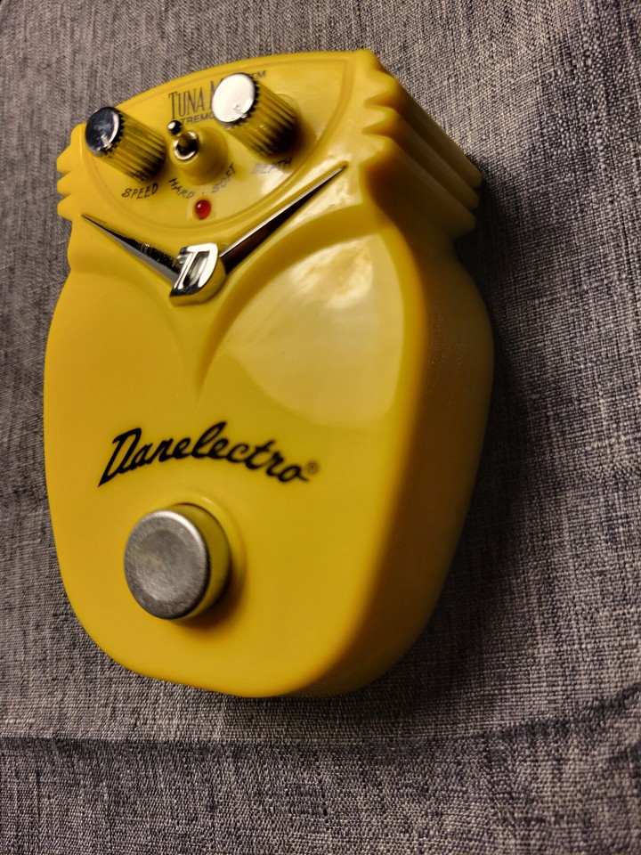 Danelectro Tuna Melt Tremolo Guitar Effect Pedal Great Shape! food
