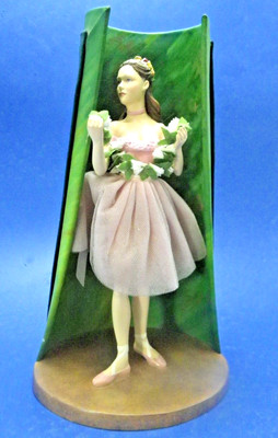 Danbury Mint Vintage Ballerina Ballet Dancer Figurine ''Awaiting her Entrance''