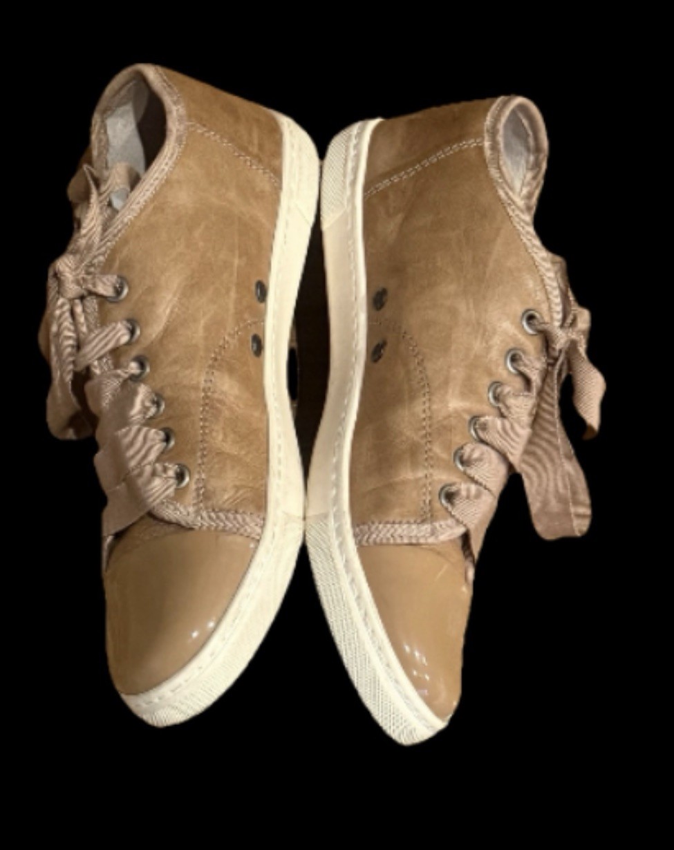 LANVIN Women’s Tan Leather With Patent Leather Cap Toe Sneakers Size 37/7