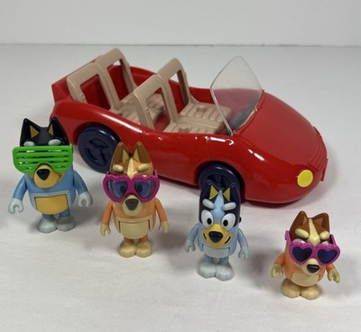 Bluey's Escape Convertible Red Car Vehicle with 4 Figures - Moose Toys 2018