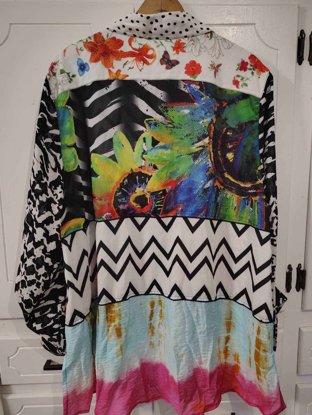 John Mark Vibrant Patchwork Print Point Collar Ro… - image 8