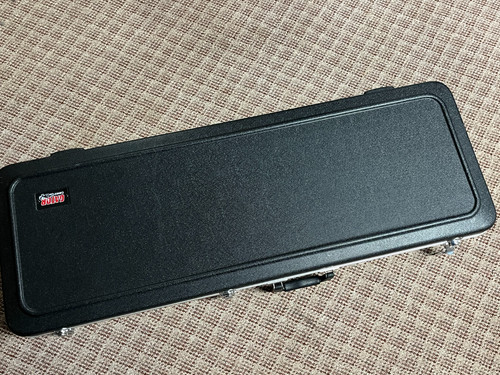 Gator guitar plastic hard case