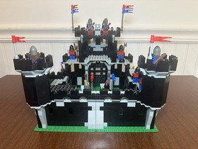 LEGO Black Monarch's Castle 6085 INSTRUCTIONS NOT INCLUDED. 100% Complete