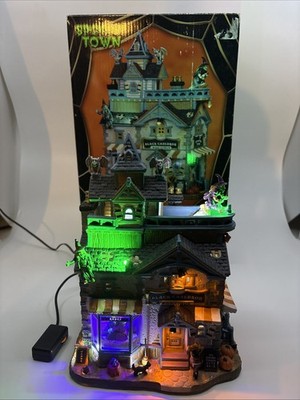 Halloween Lemax Spooky Town   Black Cauldron BOO-TIQUE   **MUSIC DOES NOT WORK**