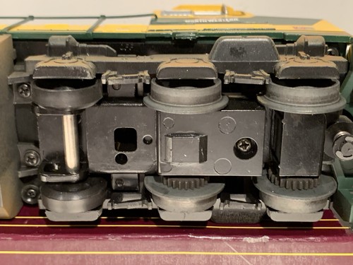 WEATHERED MTH PREMIER CHICAGO NORTHWESTERN DASH 9 NON-POWERED DIESEL 20-2561-3 - Picture 17 of 20