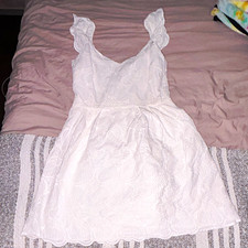 Steve Madden Women s White Lace Solid Mini Dress V-Neck Ruffle Zip Back Size 4