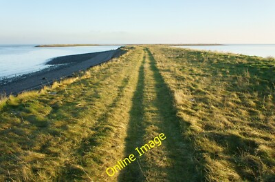 Foto 12x8 Gras Fußweg auf Foulney Embankment Roa Island Der vierte in einem c2013