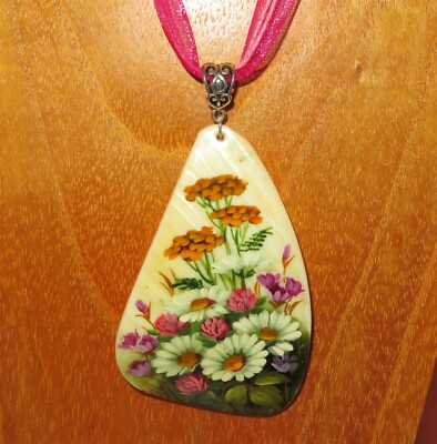 ANHÄNGER WEISSE GÄNSEBLÜMCHEN KLEE WILDBLUMEN echt russisch handbemalt Kunst MUSCHEL
