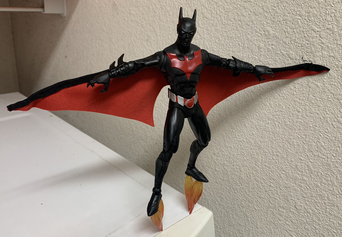 Custom Mezco One12 Batman Beyond Wired CAPE ONLY 1/12 Custom Mezco One12 Batman Beyond Wired CAPE ONLY 1/12
