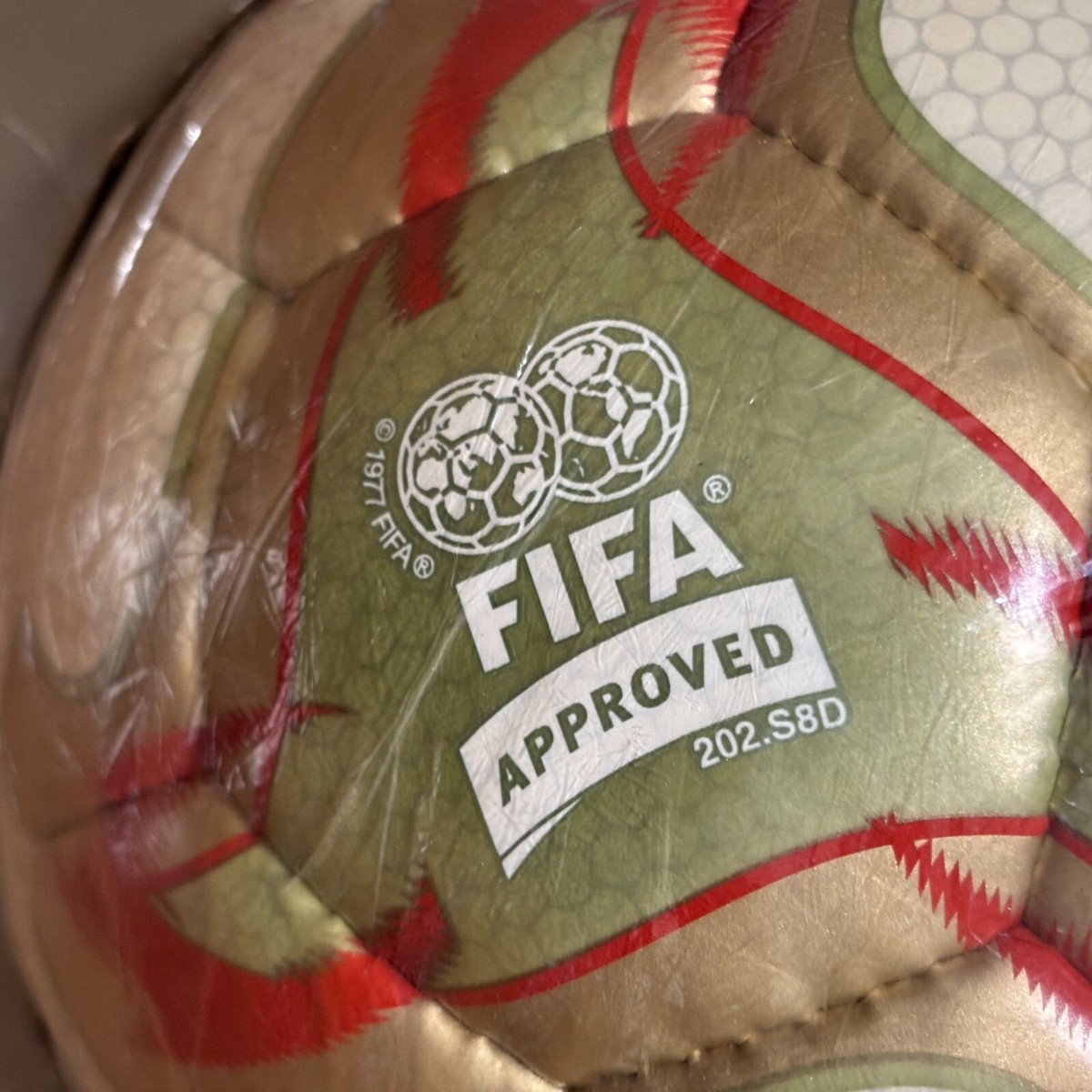 【限定レア】０２ FIFA W杯 公式球  FEVERNOV  <キズあり> 限定レア】02 FIFA W杯 公式球 FEVERNOV <キズあり> ADIDAS