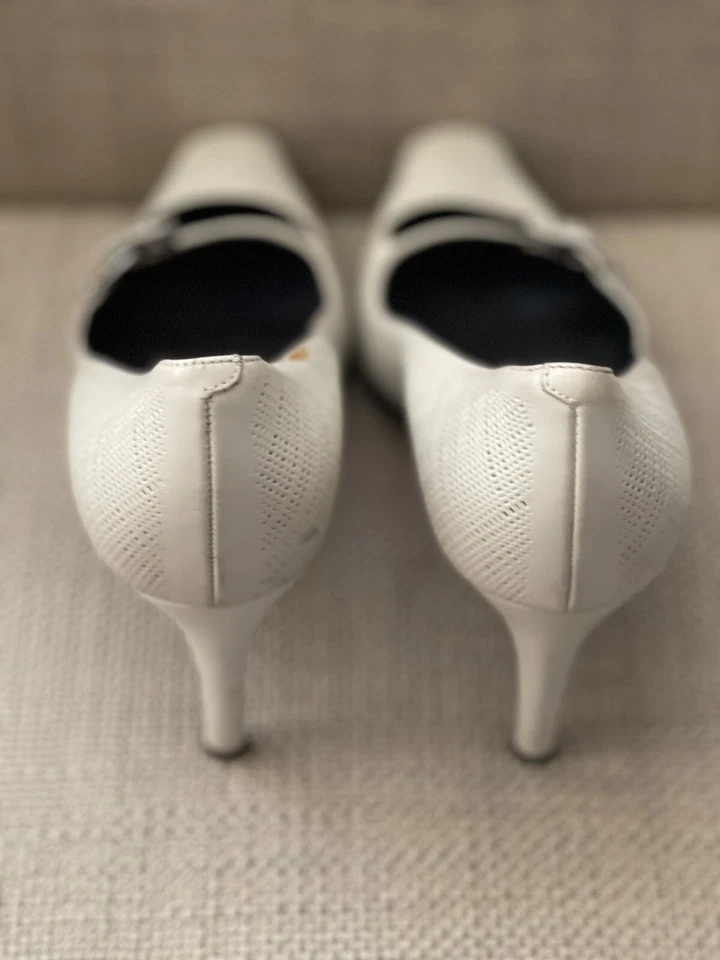 Zapatos de tacón Bally clásicos de cuero marfil EE. UU. 6 UE 36,5 Foto 3 de 4