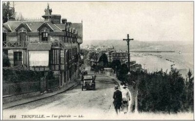 J43 - DEPT 14 POSTCARD FINDVILLE - GENERAL VIEW - ANIME COUPLE WITH CHILD, TACOT