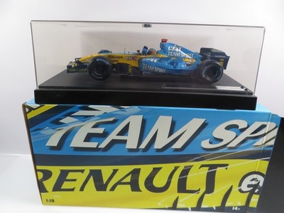 1:18 Hot Wheels Renault Alonso 2005 Constructors World Champion 
