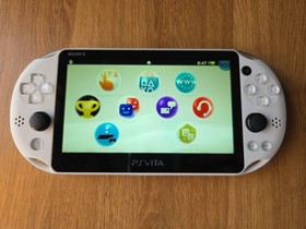 Sony PS Vita PCH-2000 Slim White + Charger GREAT CONDITION US SELLER
