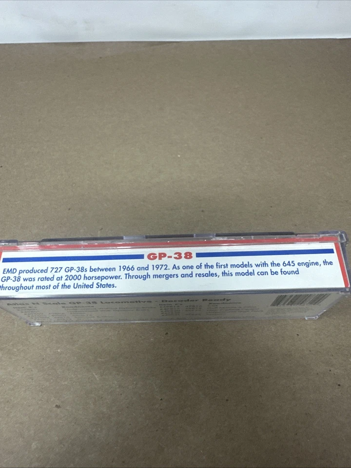 Atlas 49812 N Scale BNSF Burlington GP-38 Locomotive 2177 DCC Ready - Image 3 of 4