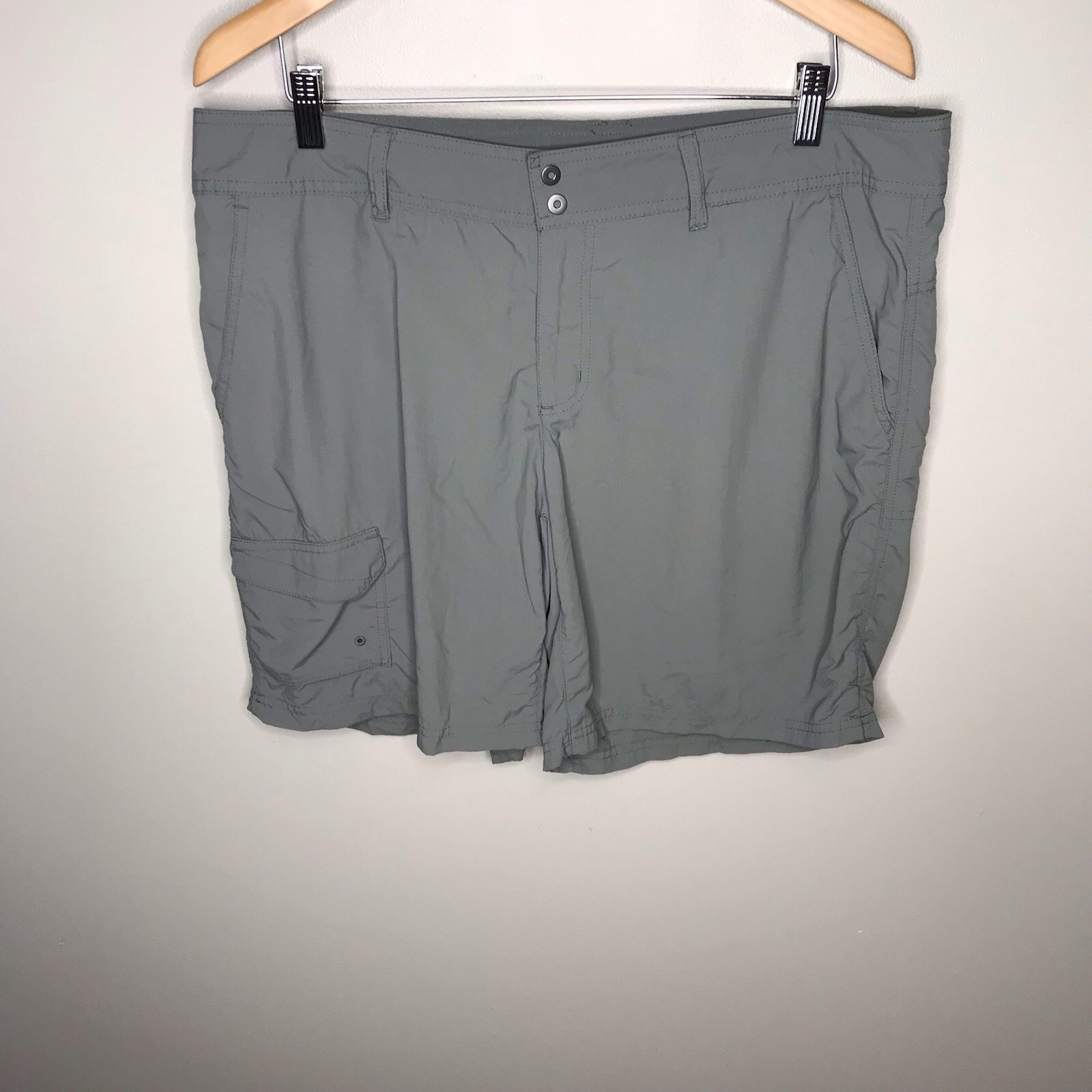 Columbia Omni Shade Shorts Women’s Sz 16