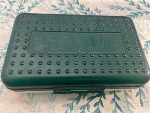 Spacemaker portamatite verde scuro e smerigliato vintage anni 90 custodia plastica - Foto 1 di 2