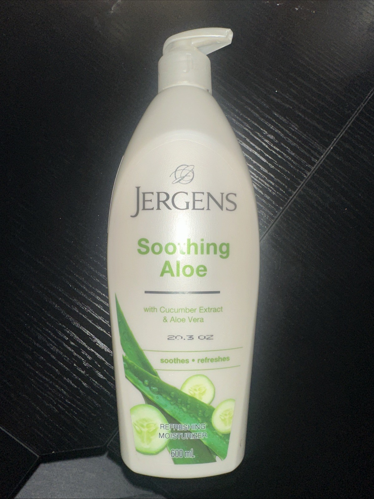 Jergens Soothing Aloe Lotion 20.3 oz with Pump for Hydrated Skin