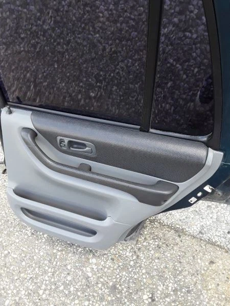 Painel de acabamento da porta traseira direita R/R cinza 2.0L A/T LX 1998 HONDA CRV CR-V L-6-B-P - Imagem 2 de 3