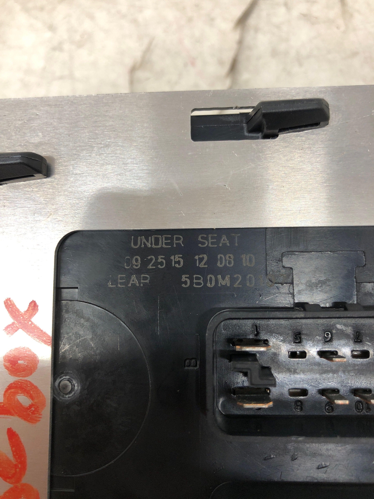 ASTON MARTIN RAPIDE INTERIOR CABIN FUSE JUNCTION BOX AD43-14A074-AA OEM