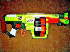 NERF ZOMBIE STRIKE DOOMINATOR HOLDS 24 DARTS - INCLUDED - ZOMBIE BLASTER