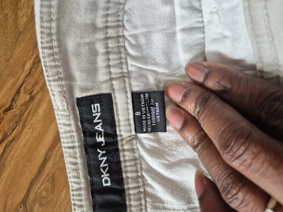 Bermudas de verão femininas DKNY - Imagem 4 de 4