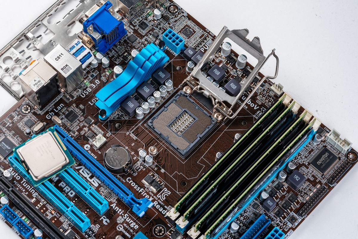 Asus P8H67-M PRO LGA1155 MicroATX Motherboard 16GB DDR3 i3-3220