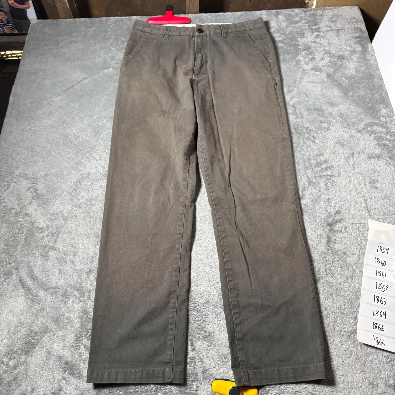 Global EU Mens 31 Chino Pants Straight Leg FADED Casual Everyday Olive Green