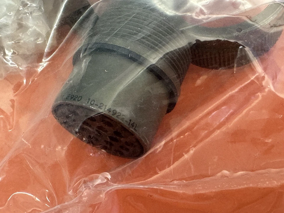 Bendix Circular MIL Spec Connector ER 19C 10-214922-14L - Image 4 of 4