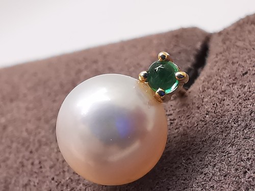 Genuine AAA 7mm Akoya White Pearl Earrings Hallmark 18ct Gold Real Emerald - Picture 19 of 24