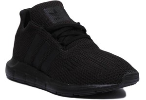 black adidas trainers swift run