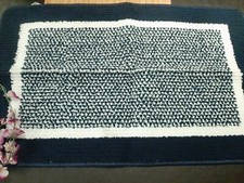 Non Slip Rubber Back Bordered Accent Rug , Bath Mat Navy Blue NWOT 20 X 32