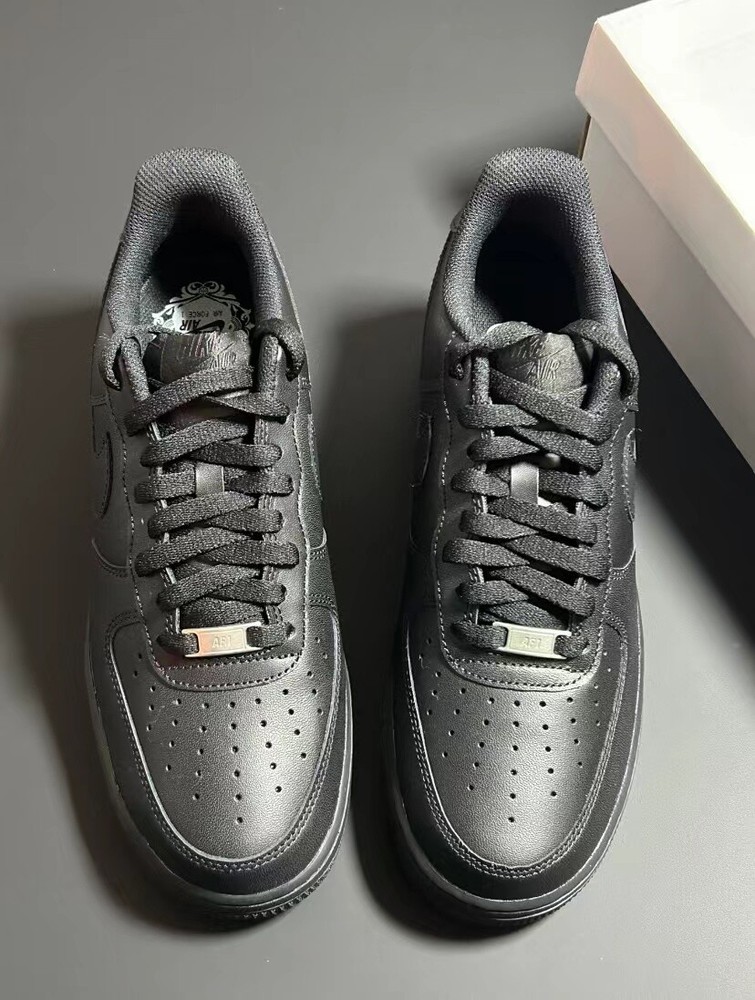 Men's Nike Air Force 1 Triple Black low-top sneakers Size 7 8 8.5 9.5 10 11