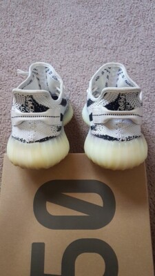 Adidas Men's Yeezy Boost 350 V2 Casual Shoes, 9.5
