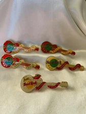 Hard Rock Cafe Pins VINTAGE FC PARRY Merry Christmas Guitar 95-96 ONLY 2 LEFT !!