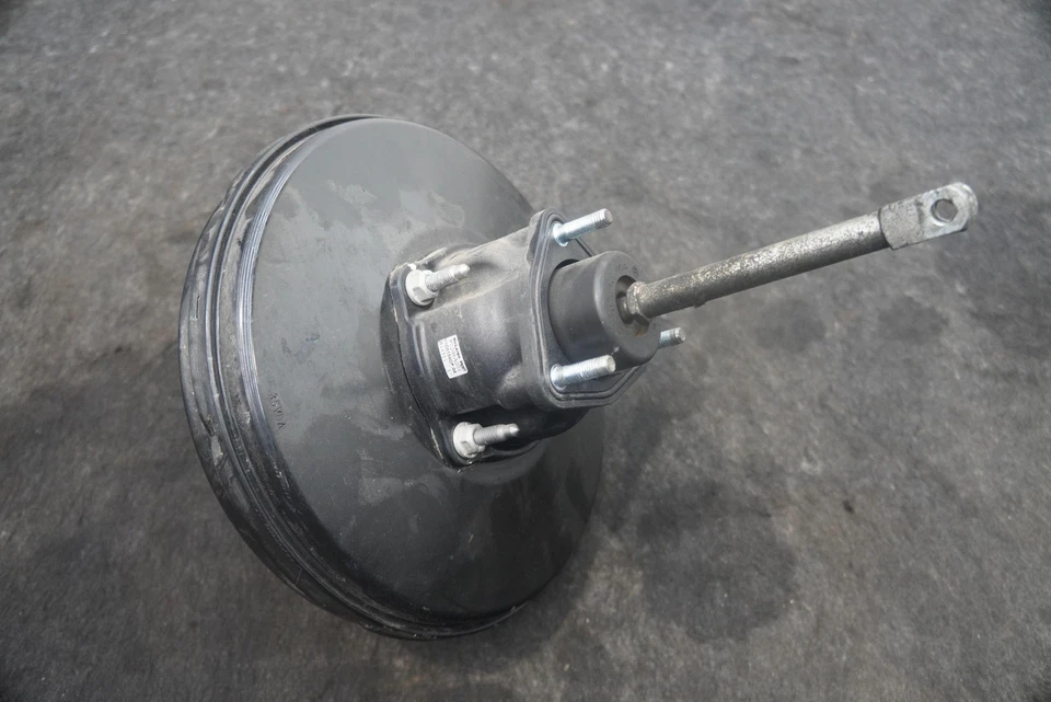 Power Brake Booster Master Cylinder 11C0673CP OEM McLaren 650S 2015 - Image 2 of 4