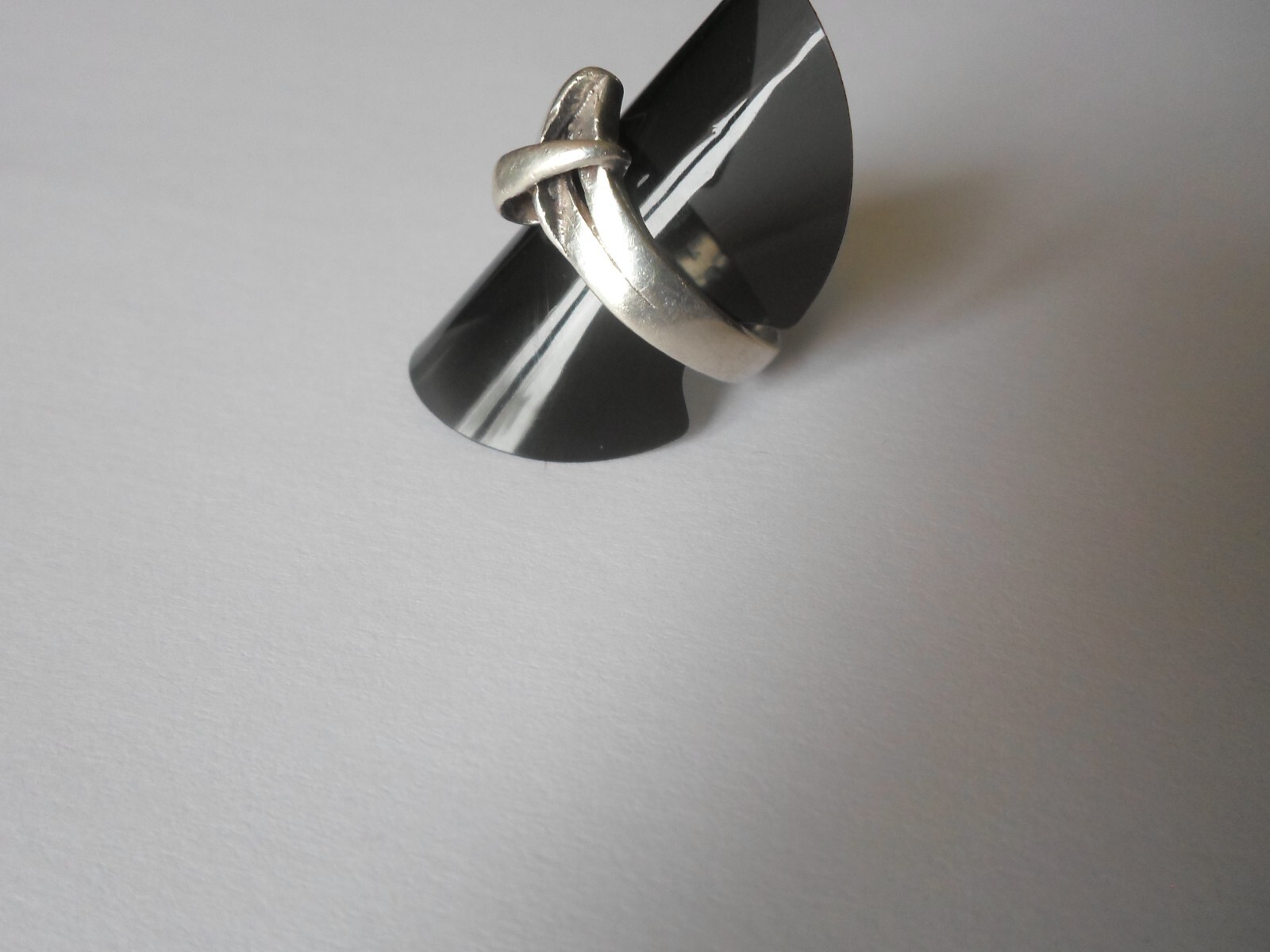 solid silver ring, openwork, crossed, size 58 - image 6