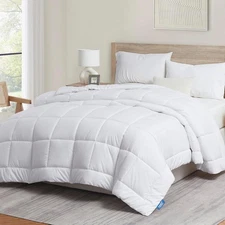 NESTL QUEEN COMFORTER QUILTED DOWN ALTERNATIVE W/ CORNER TABS, ALL SEASON WHITE