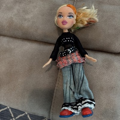Bratz Doll MGA Tokyo A Go Go Cloe She s Beautiful Original Outfit No Doll Stand