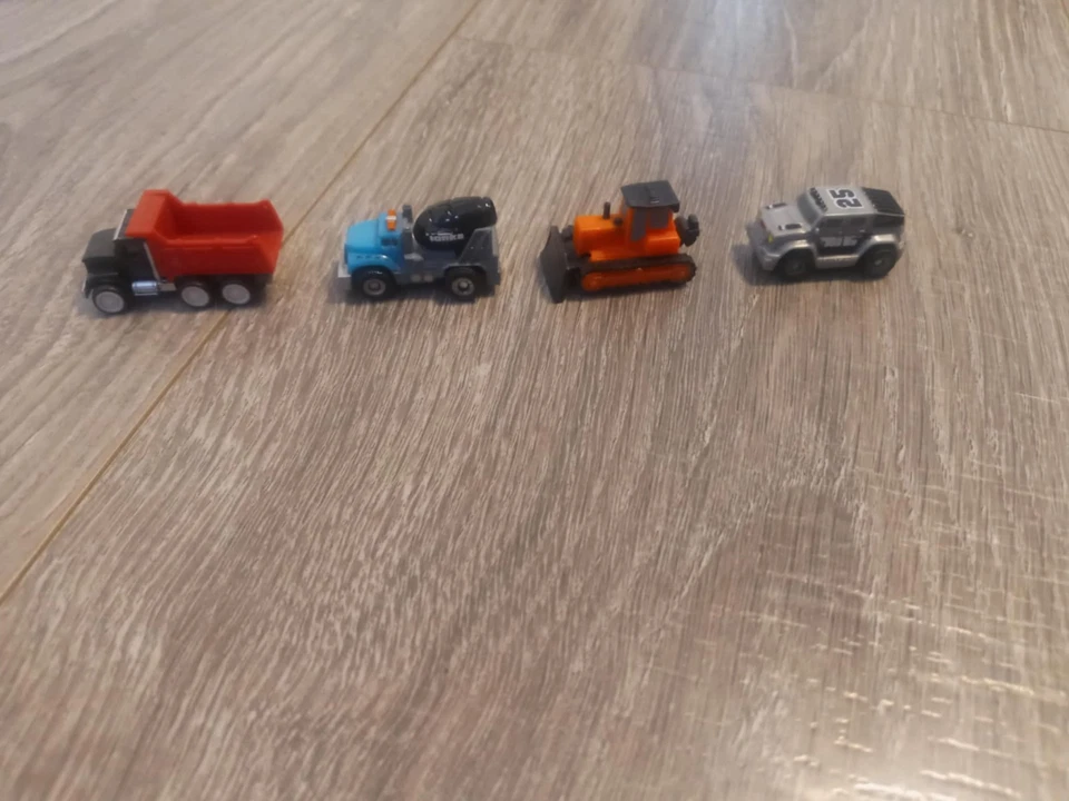Tonka Tinys Mini Micro Toy Lot 112 Piece Plastic Track Vehicles Accessories - Image 4 of 4