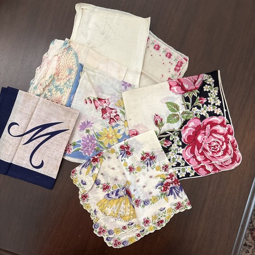 VINTAGE FLORAL DESIGN LADIES HANKERCHIEF LOT OF 7