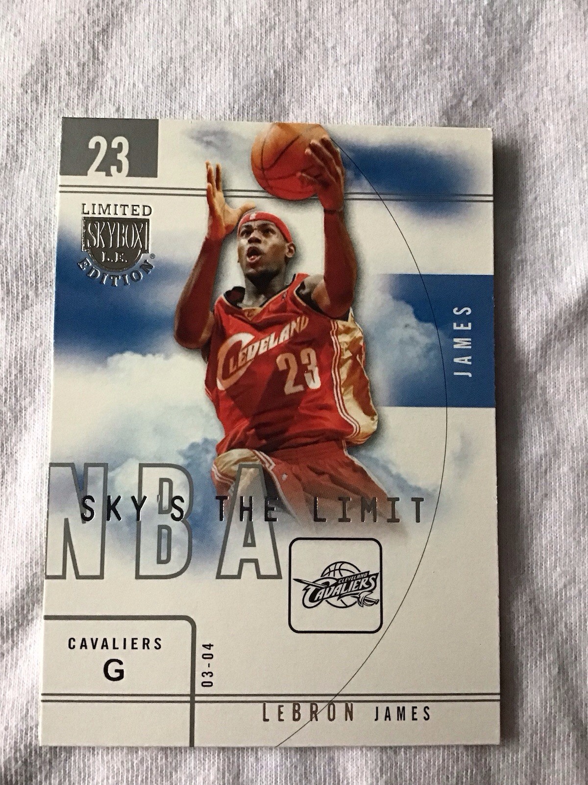 LeBRON James - RC - SKY'S THE LIMIT - Skybox LE - 2003