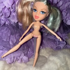Bratz Remix CLOE Doll MGA- Missing Feet