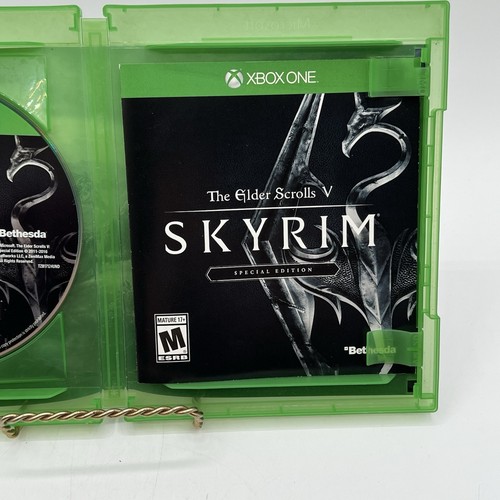 Elder Scrolls V Skyrim Special Edition (Xbox One, 2016) CIB completo con manuale - Foto 6 di 6