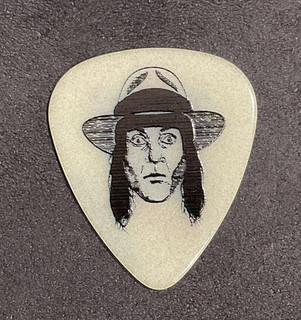 Ryan Roxie Alice Cooper Gonna Raise Hell Glow Signature Portrait Guitar Pick (R)