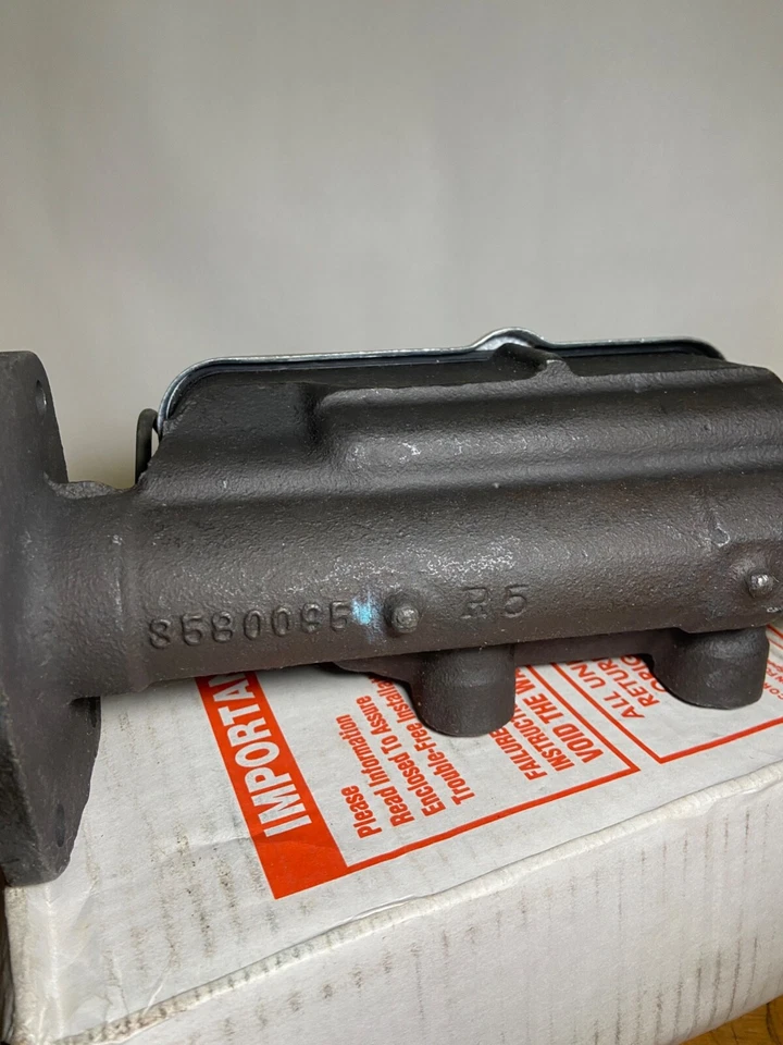 Cardone Industries 10-1572 Master Brake Cylinder BRAND NEW! Foto 3 de 4